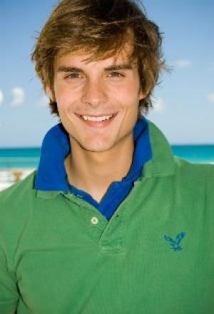 Джастин Хоган