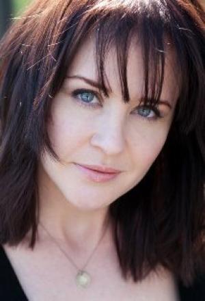 Эмили Дайкс