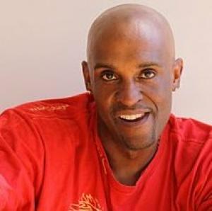 Ламонт Холмс