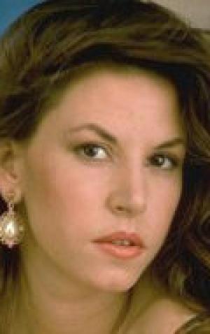 Селена Стил