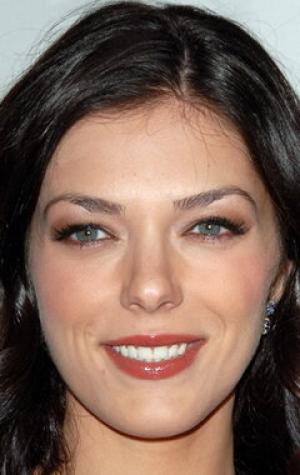 Эдрианн Карри